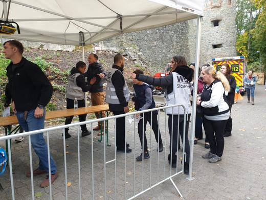 Sicherheitskräfte der WGG Sicherheit – Halloween auf Burg Frankenstein 2019