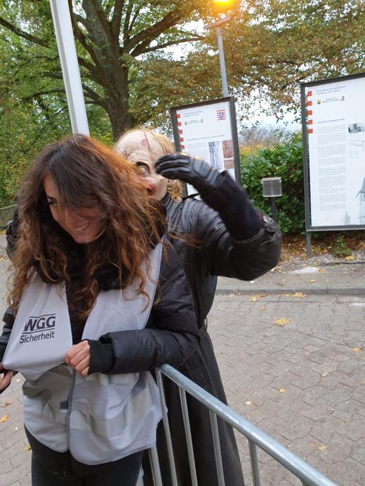 Sicherheitskräfte der WGG Sicherheit – Halloween auf Burg Frankenstein 2019